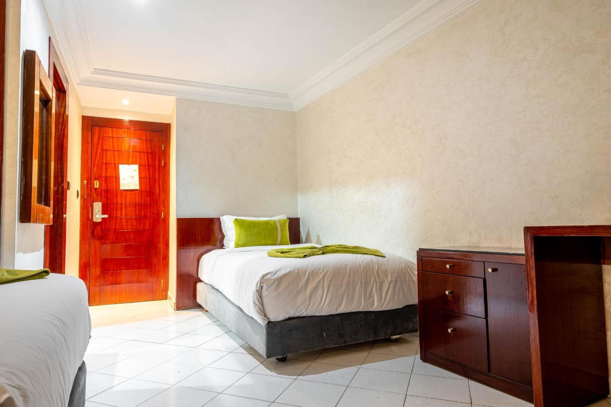 Center Hotel 3*